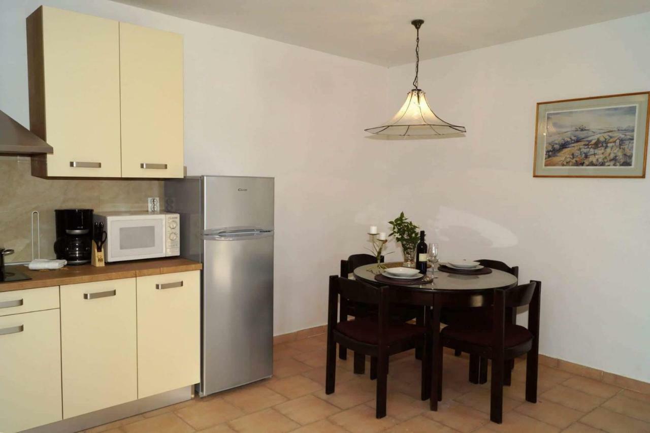 Ferienwohnung Apartman Eric Pula Exterior foto