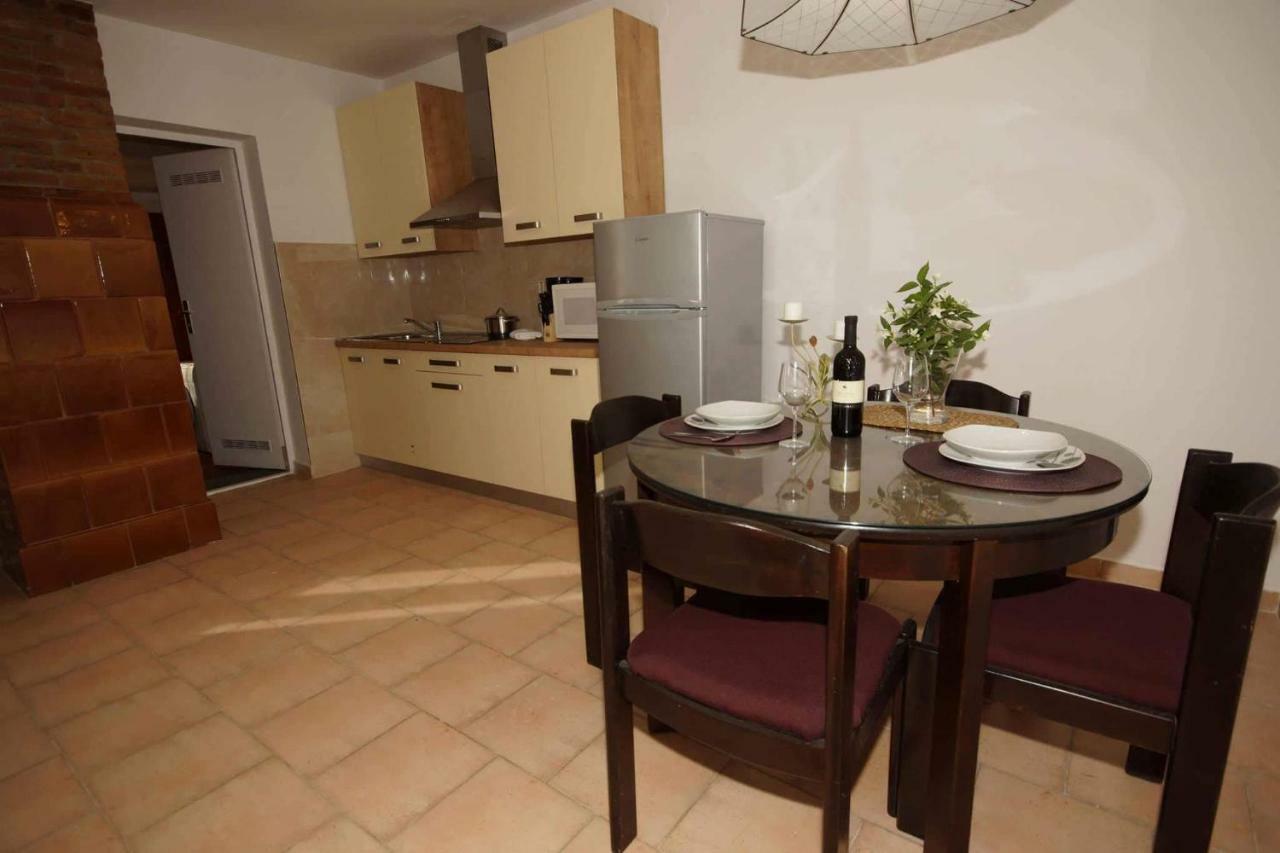 Ferienwohnung Apartman Eric Pula Exterior foto