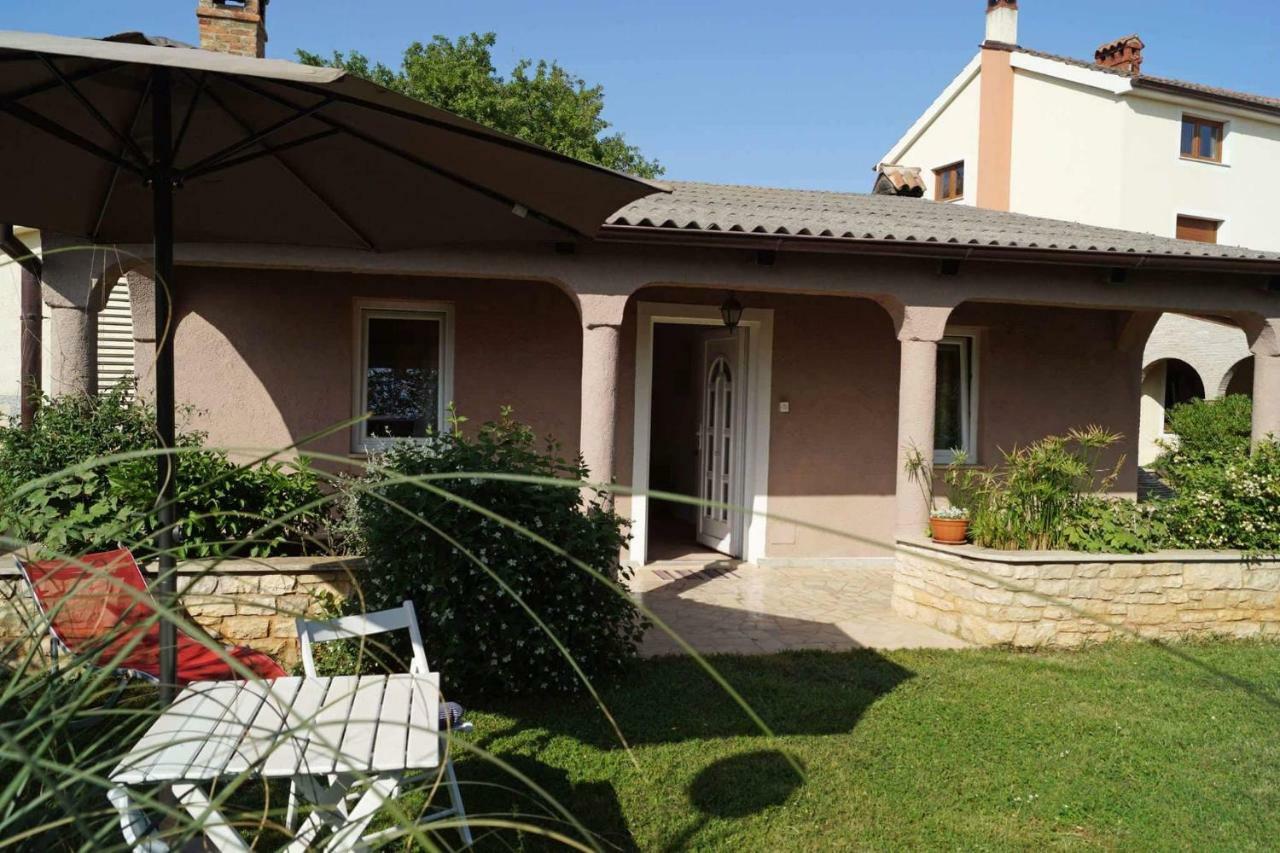 Ferienwohnung Apartman Eric Pula Exterior foto